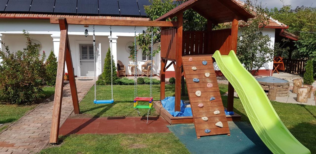 Harmonia Paraszthaz Es Apartman Poroszló Exterior foto