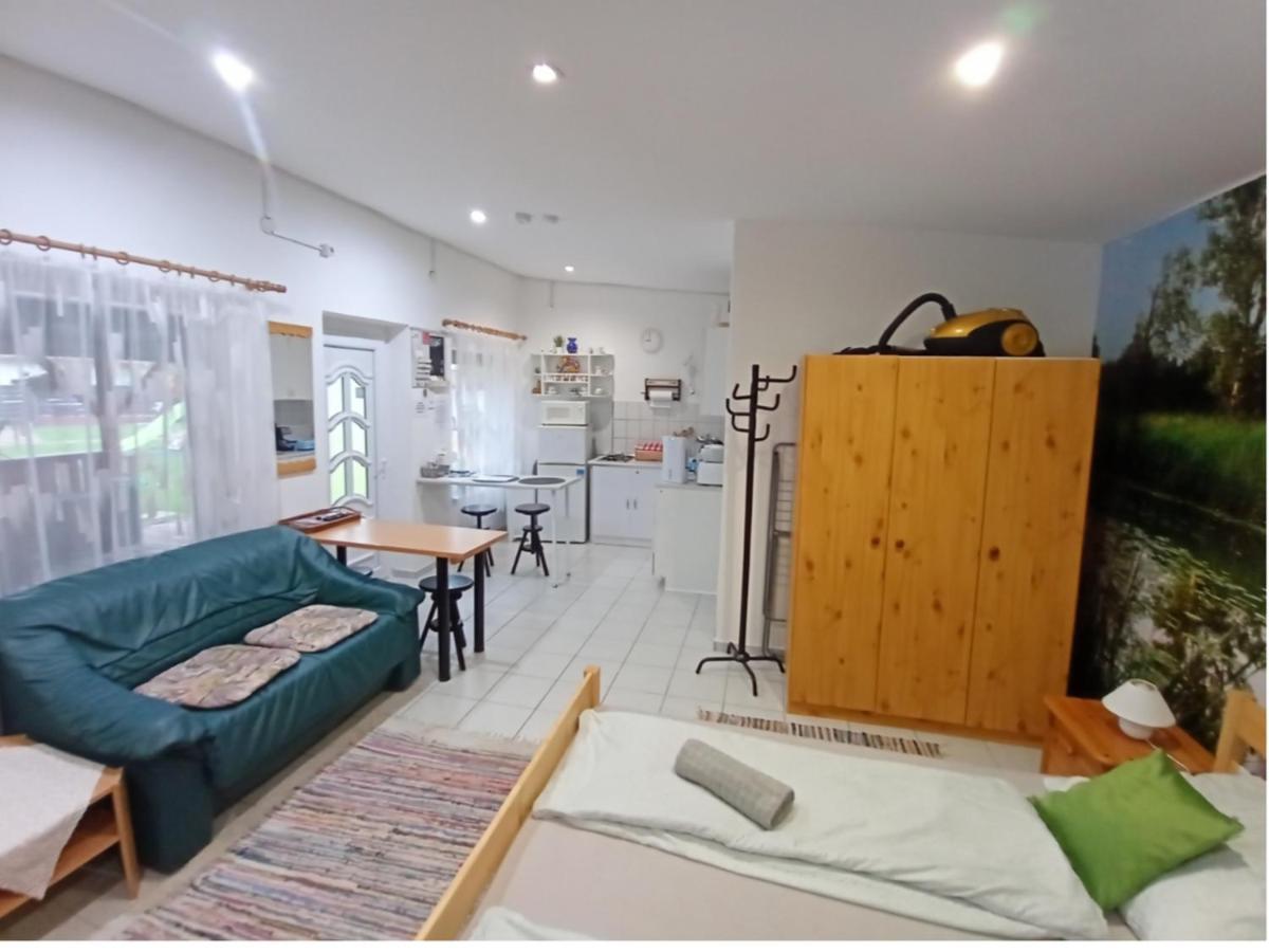 Harmonia Paraszthaz Es Apartman Poroszló Exterior foto